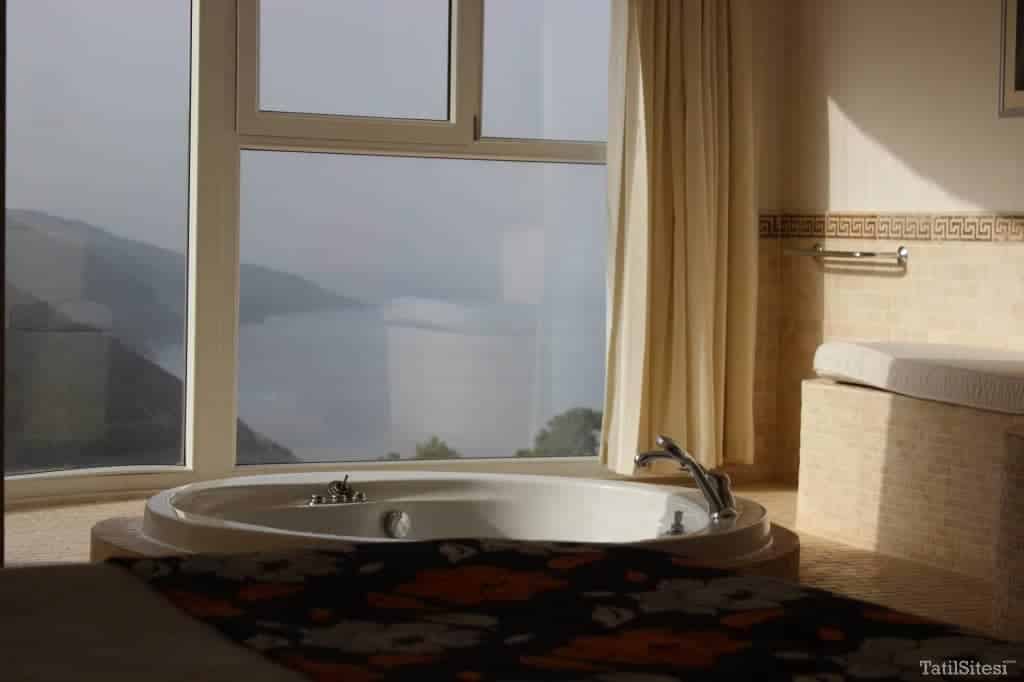 Golden Life Heights Deluxe Suites Hotel